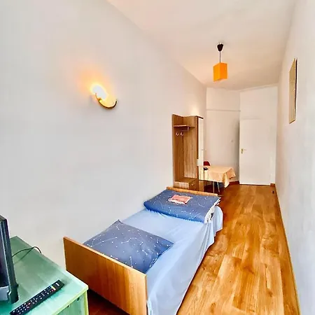Hostel Schronisko Mlodziezowe Ptsm 